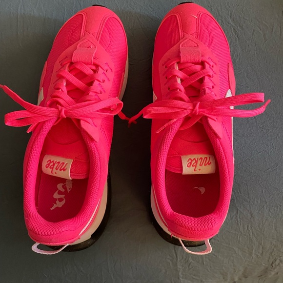 Nike Air Max Pre-Day sneakers Woman’s size 7 - Picture 3 of 5